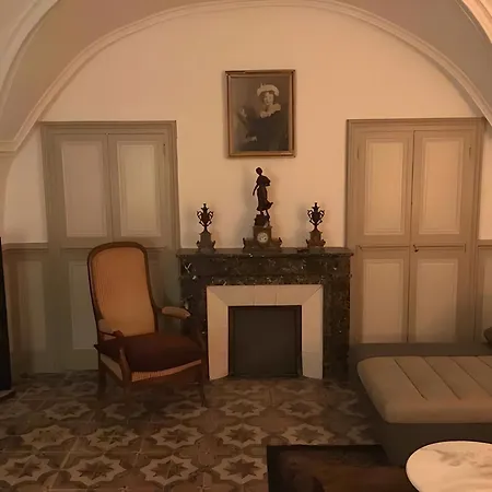 Maison Du Barry Du 17 Eme * Collias