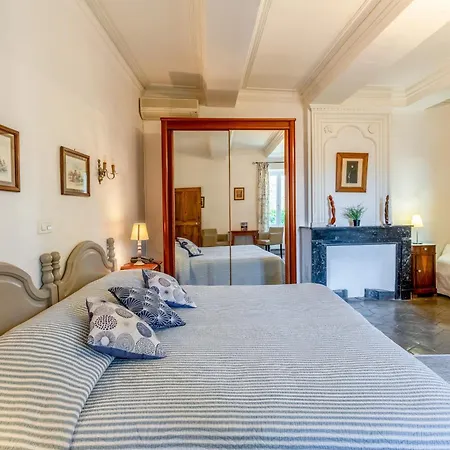 La Maison D 'ore Vendégház Collias