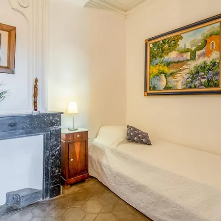 La Maison D 'ore Vendégház Collias